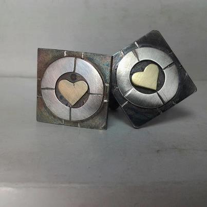 Cufflinks inspired by Portal